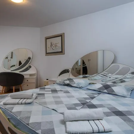 Nyaraló Awesome In With Sauna Póla