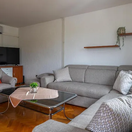 Nyaraló Awesome In With Sauna Póla