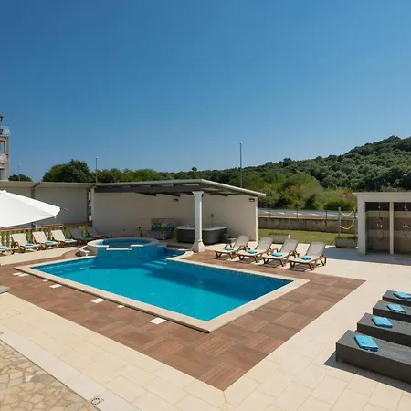 Nyaraló Awesome In With Sauna Póla