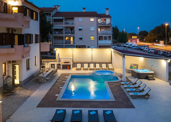 Holiday home Awesome In With Sauna Pula