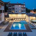 Casa vacanze Lovely In With Sauna Pola