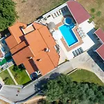Casa vacanze Lovely In With Sauna *