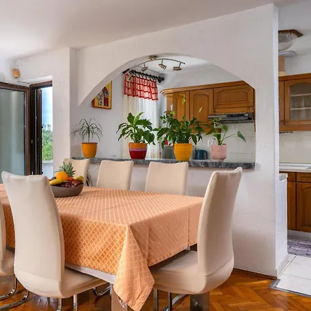 Awesome In With Sauna * פולה