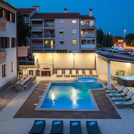 Ferienhaus Awesome In With Sauna Pula